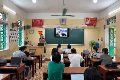 Ảnh tập huấn theo chuyên đề: Một số kĩ năng phòng tránh đuối nước và bắt cóc
