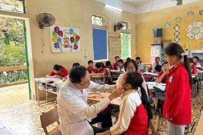 Khám sức khoẻ định kì cho học sinh năm học 2025-2026